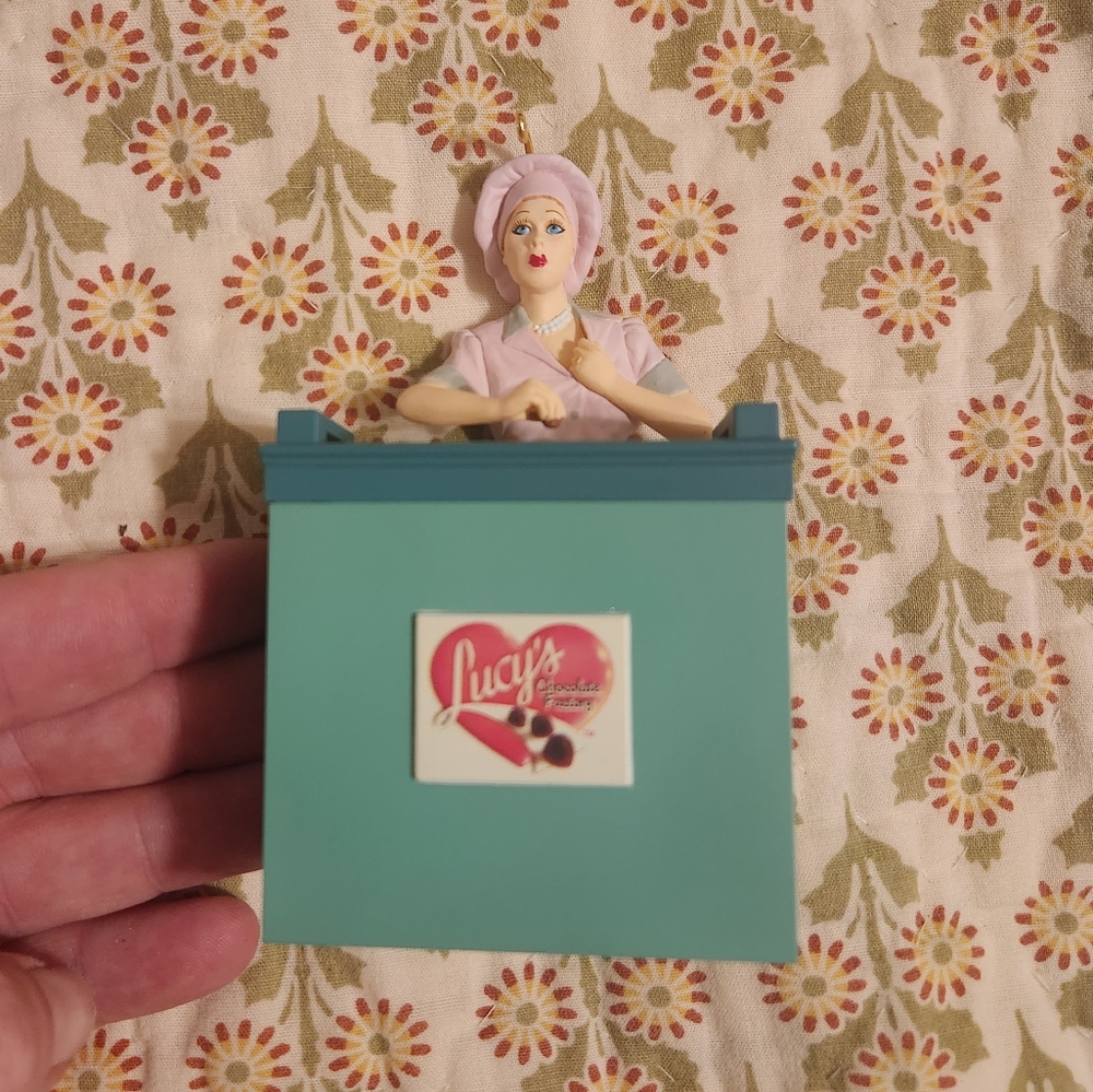 "I LOVE LUCY" CHRISTMAS ORNAMENT
